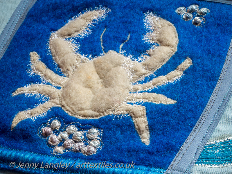Antarctica Yeti Crab living on vent chimney and feeding off microbes on  their bodies.